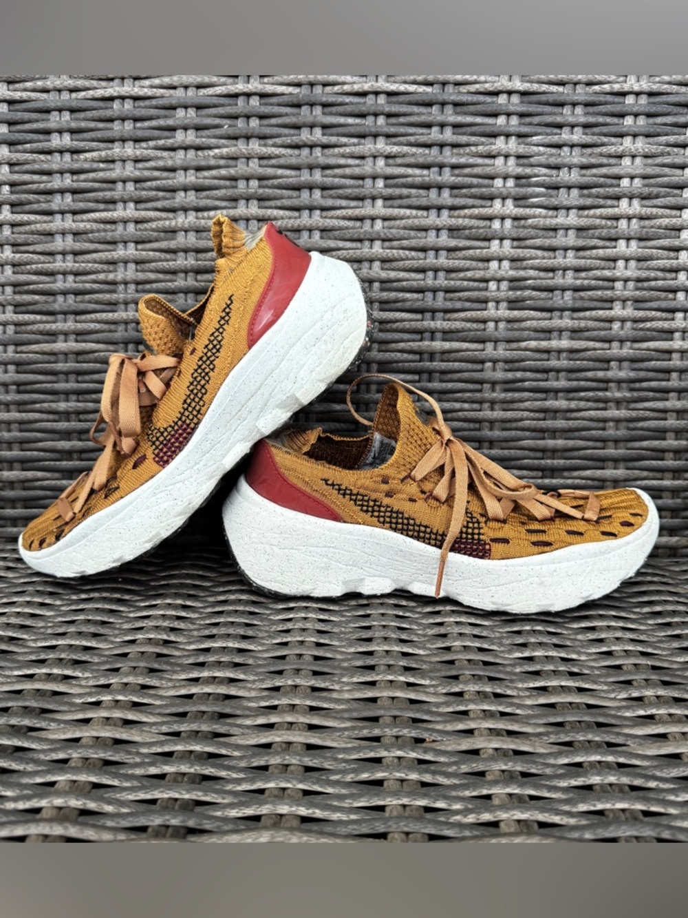 Nike Space Hippie 04 Sneakers Women’s 8 Brown Tan Crater Foam